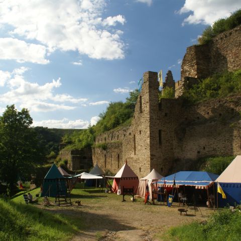 Burggraben der Burg Rheinfels -  Halsgraben